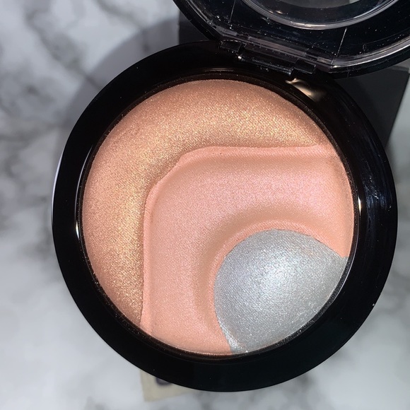 OTHEREARTHLY MAC Extra Dimension SkinFinish - Picture 6 of 17